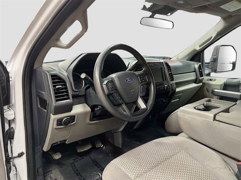 Used 2022 Ford F350 XLT image 9