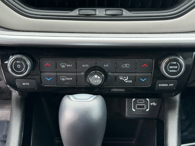 Used 2024 Jeep Compass Limited AWD/4WD image 17