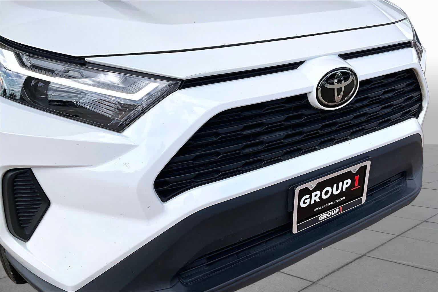Used 2024 Toyota RAV4 XLE w/ Convenience Package FWD image 28