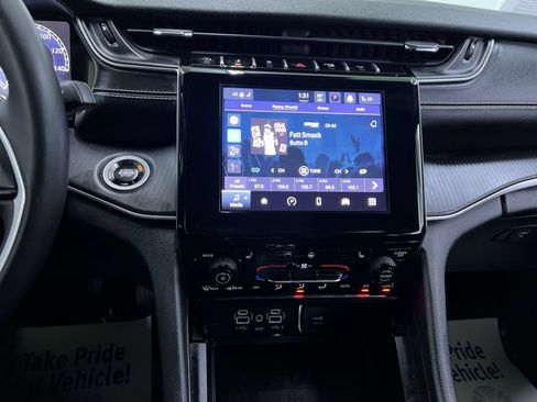 Used 2024 Jeep Grand Cherokee L Laredo AWD/4WD image 20