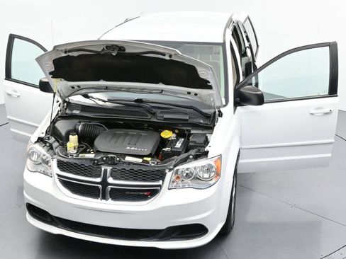 Used 2017 Dodge Grand Caravan SE FWD image 33