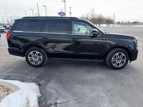 Used 2025 Ford Expedition Active image 5