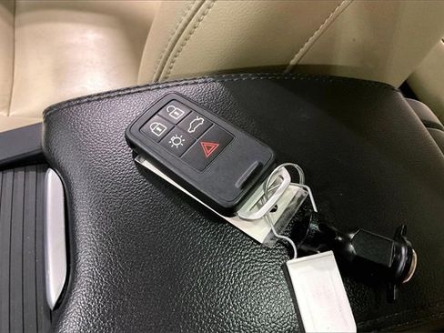 Used 2016 Volvo S60 T5 Premier image 11