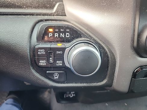 Used 2019 RAM 1500 Big Horn AWD/4WD image 12