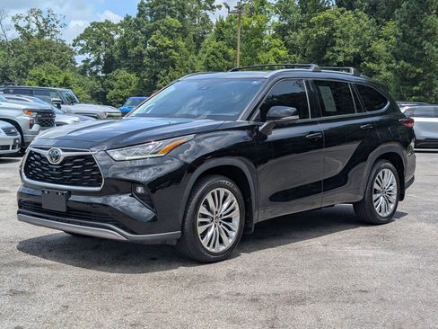 Used 2023 Toyota Highlander Platinum AWD/4WD image 5