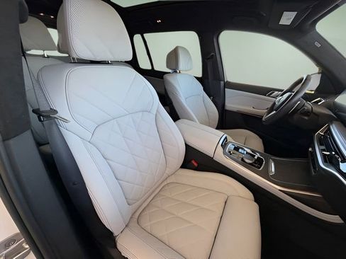 Used 2024 BMW X7 xDrive40i w/ M Sport Package image 42