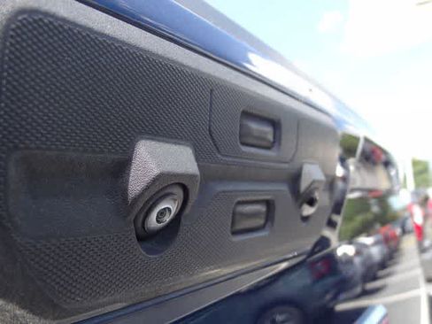 Used 2022 GMC Sierra 1500 SLT AWD/4WD image 22