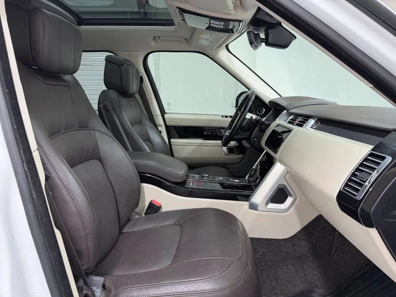 Used 2020 Land Rover Range Rover HSE AWD/4WD image 12