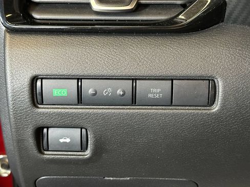 Used 2024 Nissan Sentra SV FWD image 18