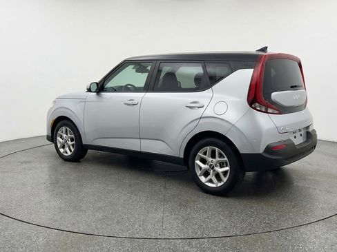 Used 2025 Kia Soul LX w/ LX Technology Package image 6