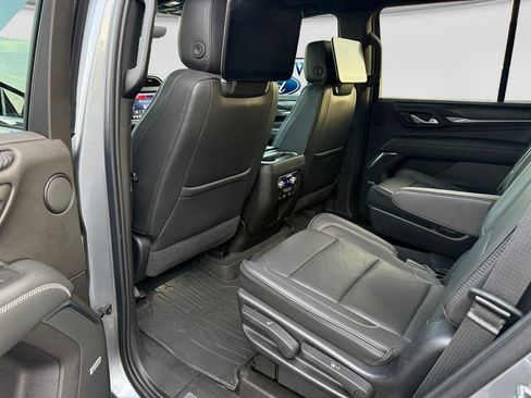 Used 2021 GMC Yukon Denali w/ Denali Premium Package AWD/4WD image 9
