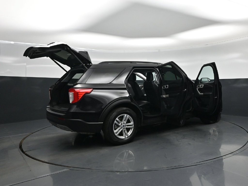 Certified 2023 Ford Explorer XLT w/ Equipment Group 202A RWD image 6