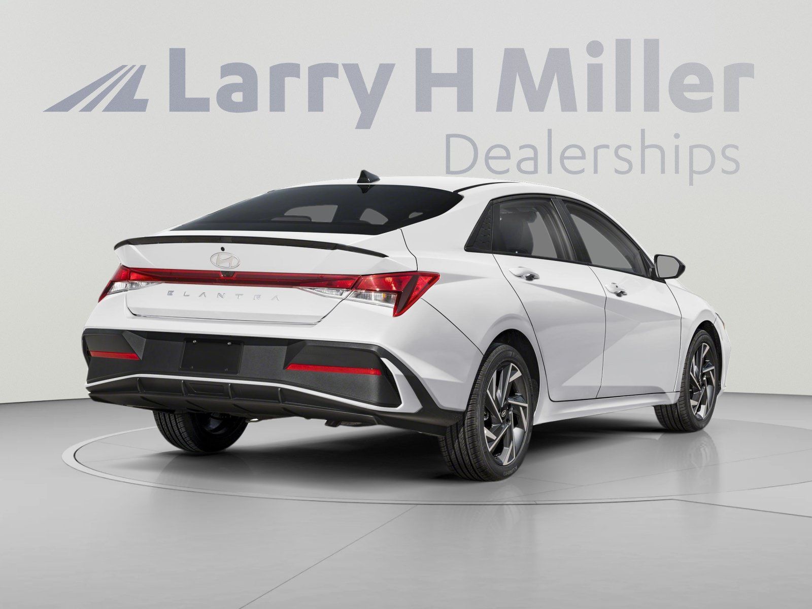 Used 2026 Hyundai Elantra Sport FWD image 2