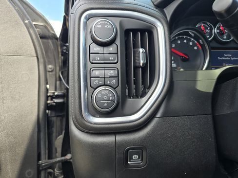 Used 2020 Chevrolet Silverado 1500 LT Trail Boss w/ Midnight Edition image 19