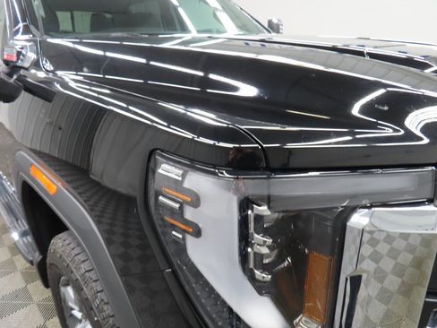 Used 2025 GMC Sierra 2500 SLT image 31