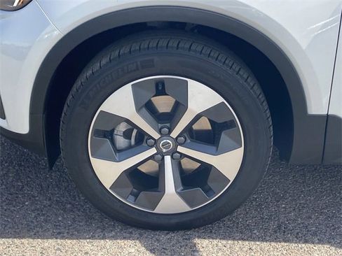 New 2025 Volvo XC40 B5 Core w/ Protection Package Premier image 11