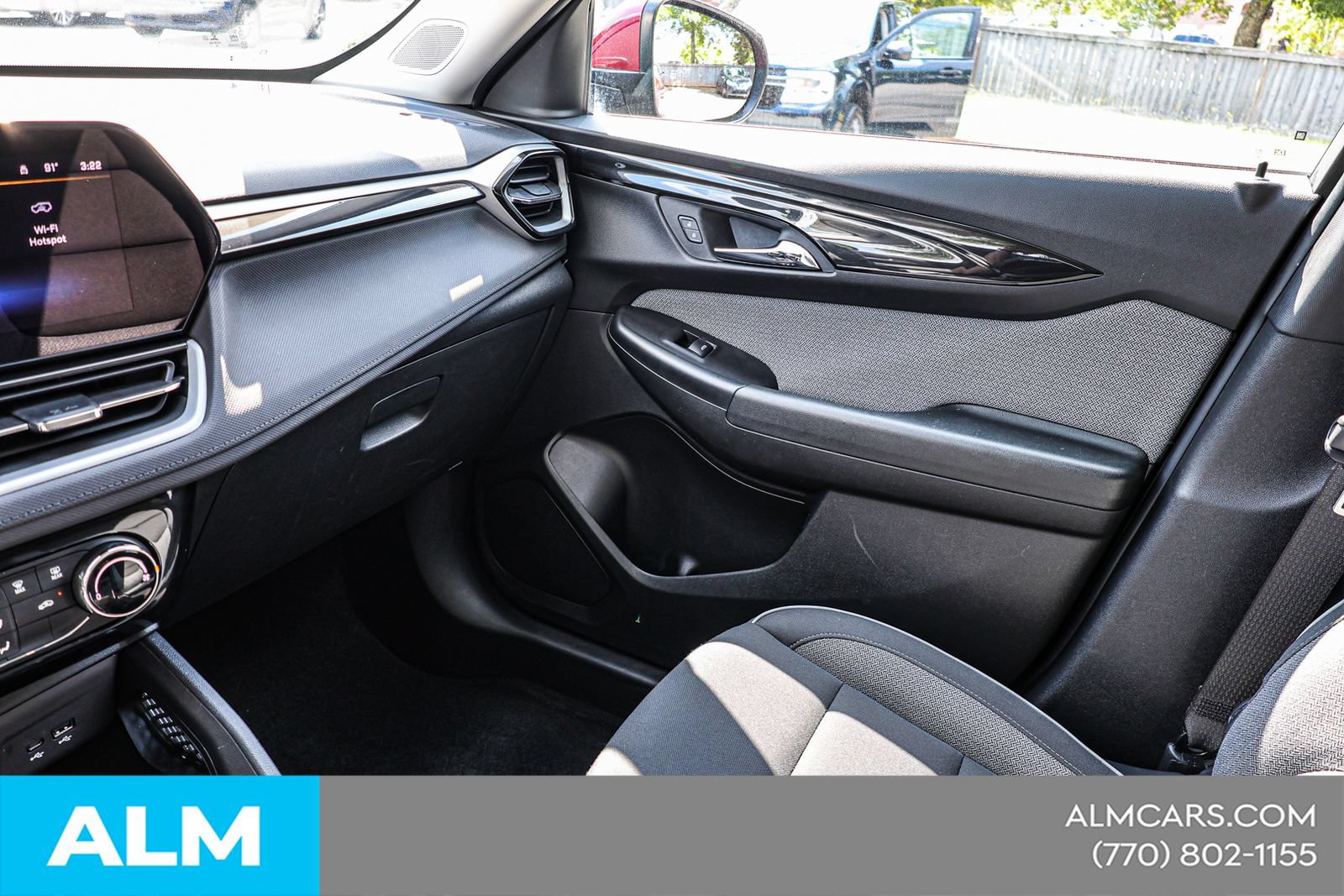 Used 2025 Chevrolet TrailBlazer LT FWD image 35