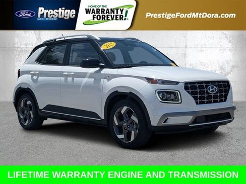 Used 2025 Hyundai Venue Limited FWD image 1