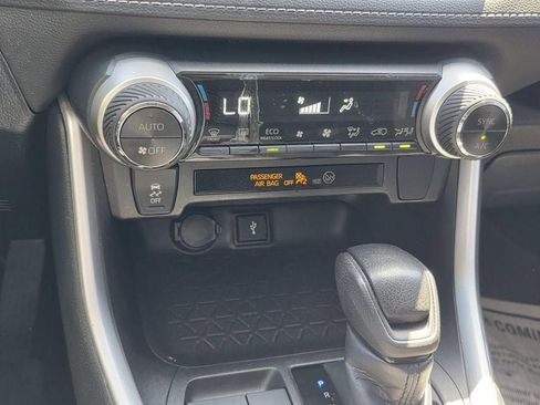 Used 2022 Toyota RAV4 XLE image 10