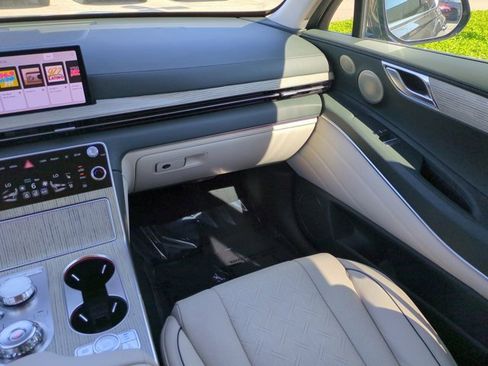 Used 2025 Genesis GV80 3.5T Advanced image 15