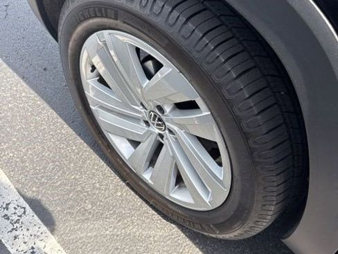 Used 2020 Volkswagen Atlas Cross Sport SE image 5