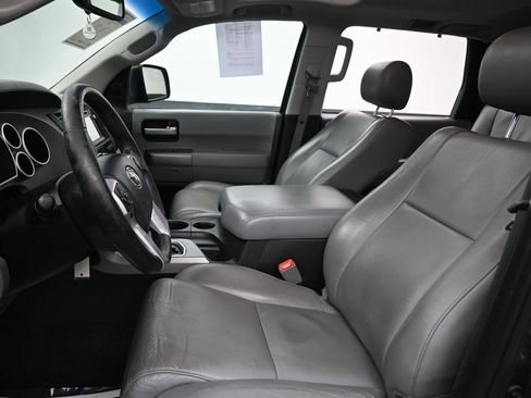 Used 2015 Toyota Sequoia Limited image 28
