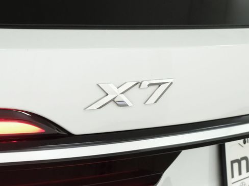 Used 2024 BMW X7 xDrive40i w/ Premium Package AWD/4WD image 4