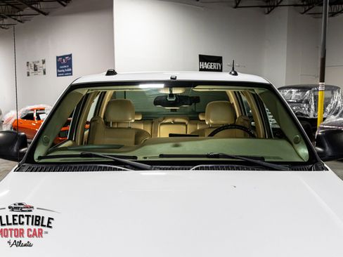 Used 2005 GMC Sierra 2500 SLT w/ Heavy-Duty Power Package AWD/4WD image 28