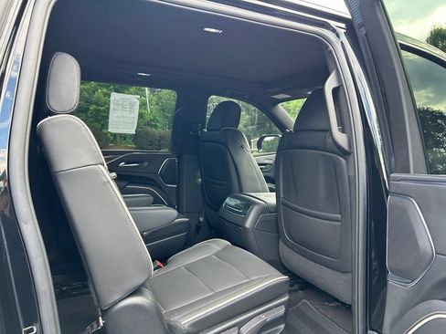 Used 2024 Cadillac Escalade ESV Premium Luxury w/ Performance Package AWD/4WD image 51