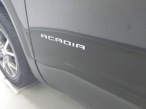 Certified 2023 GMC Acadia SLE w/ Driver Convenience Package image 32