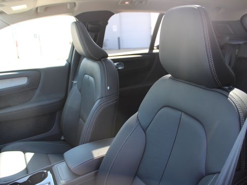 Used 2026 Volvo XC40 B5 Plus w/ Protection Package Premier AWD/4WD image 10