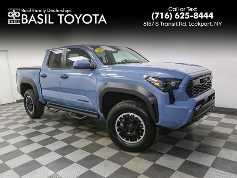 Used 2026 Toyota Tacoma TRD Off-Road AWD/4WD image 1