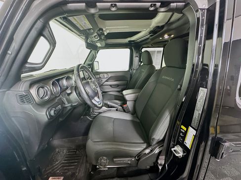 Used 2021 Jeep Wrangler Unlimited Sahara AWD/4WD image 13