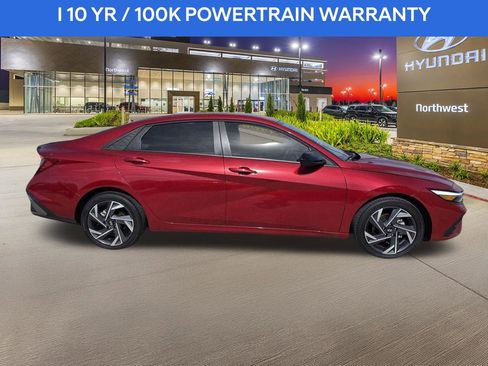 Certified 2025 Hyundai Elantra Sport FWD image 9