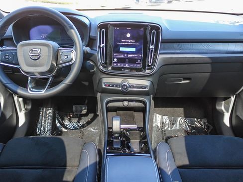 Used 2023 Volvo C40 P8 Recharge Ultimate image 13