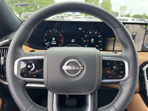 Used 2025 Nissan Armada Platinum Reserve w/ Convenience Package RWD image 30