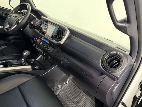 Used 2019 Toyota Tacoma Limited AWD/4WD image 20