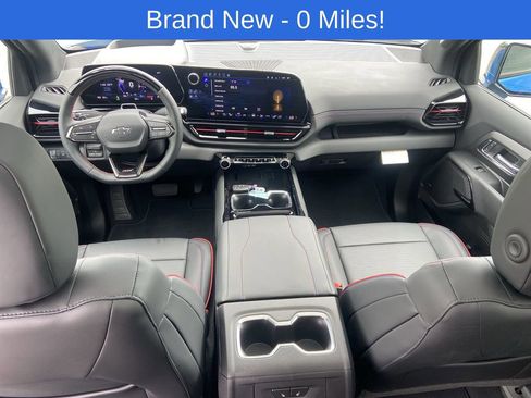 Used 2025 Chevrolet Silverado EV RST AWD/4WD image 21
