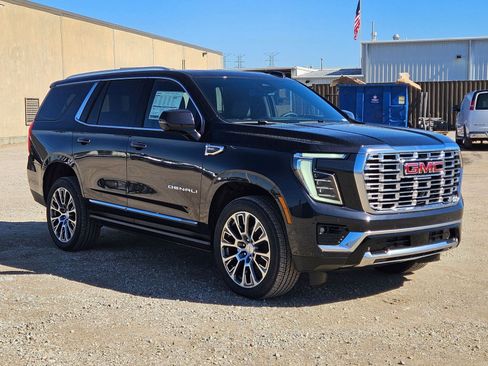 New 2026 GMC Yukon Denali w/ Sun & Power Step Package image 8