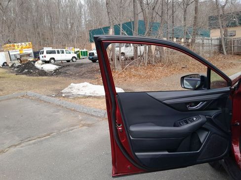 Used 2022 Subaru Outback Premium image 9