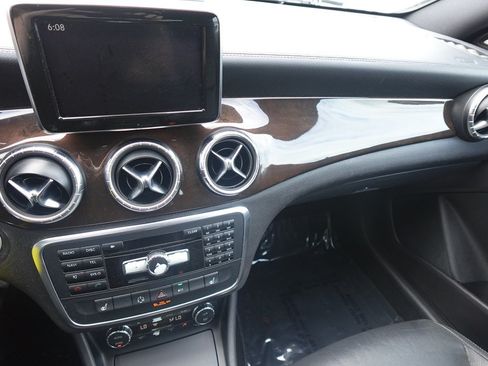 Used 2014 Mercedes-Benz CLA 250 image 12