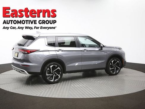 Used 2024 Mitsubishi Outlander SE image 42