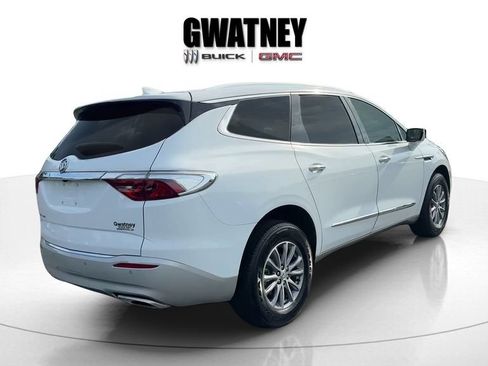 Used 2024 Buick Enclave Essence FWD image 3