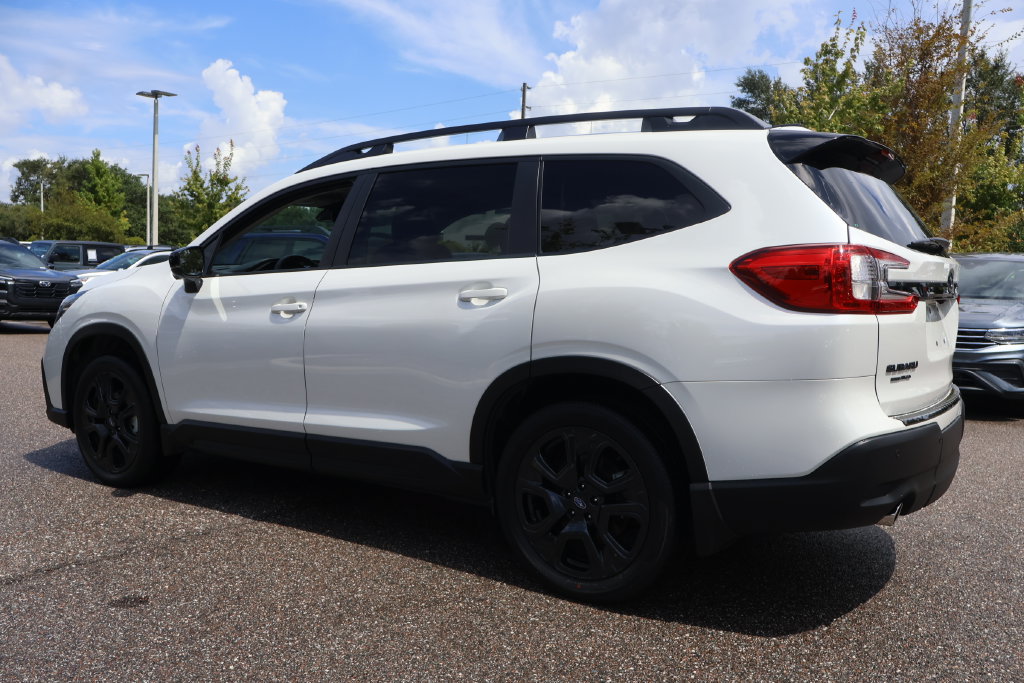 Certified 2025 Subaru Ascent Bronze Edition w/ Onyx Package AWD/4WD image 6
