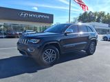 Used 2019 Jeep Grand Cherokee Limited w/ Luxury Group II image 2