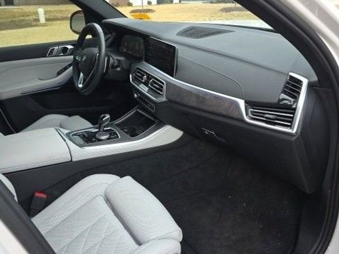 Certified 2023 BMW X5 xDrive40i w/ Climate Comfort Package image 2