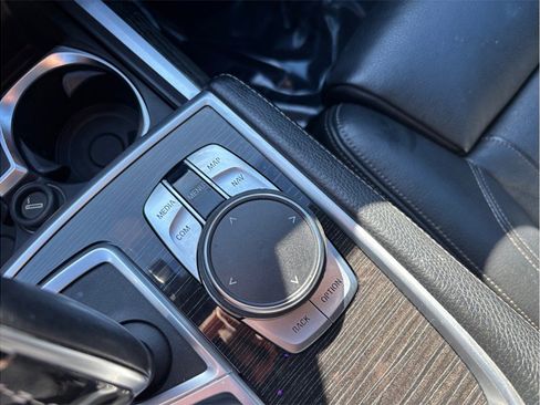 Used 2019 BMW 740i w/ M Sport Package image 35