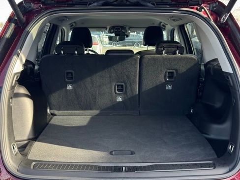 Used 2023 Jeep Grand Cherokee Limited w/ Luxury Tech Group II image 9