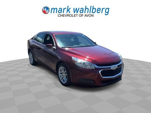 Used 2015 Chevrolet Malibu LT w/ Power Convenience Package FWD image 2