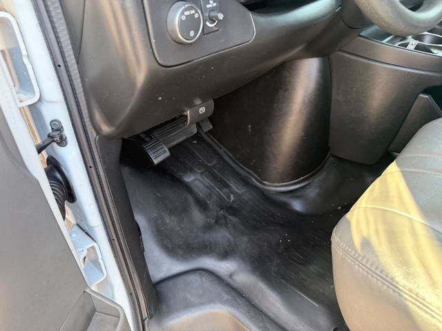 Used 2015 Chevrolet Express 2500 RWD image 19